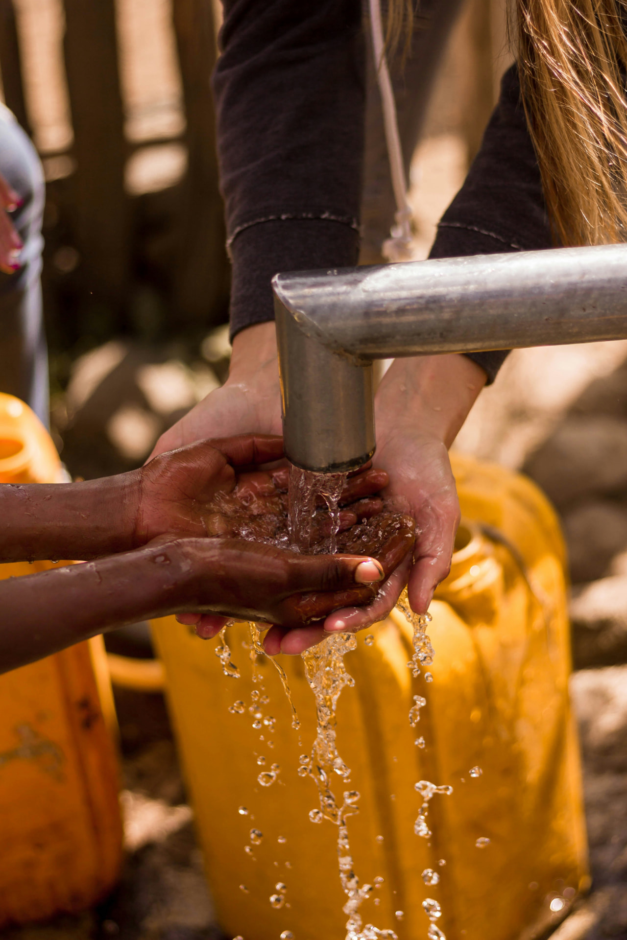 Sensibilisation à l'hygiène des mains et à l'eau potable